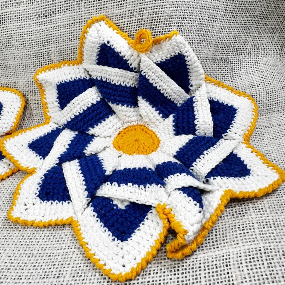 Vintage Handmade Crochet Potholders Set of‎ 2 Blue White Yellow Starburst 8.5